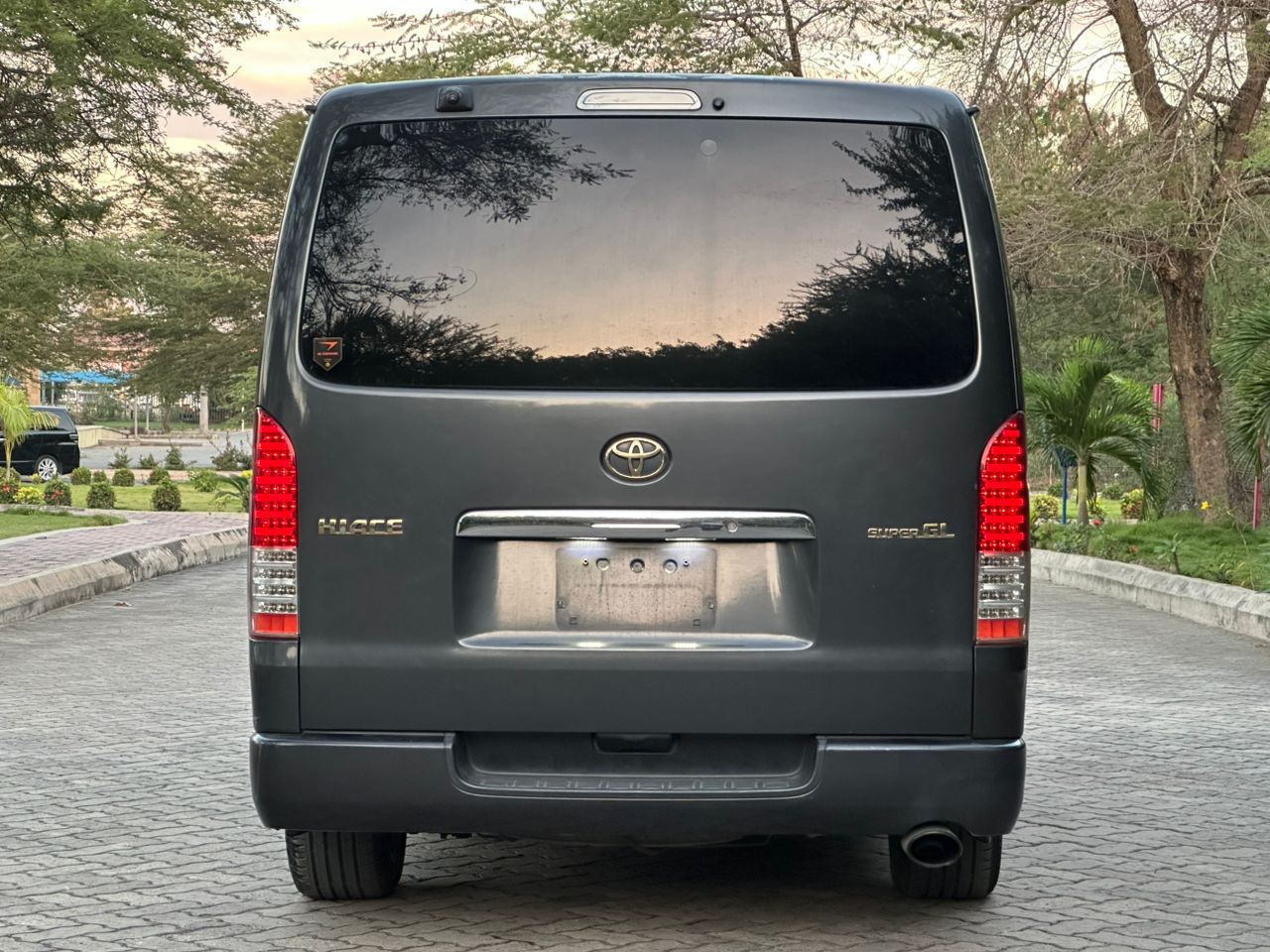 HIACE thumbnail 2